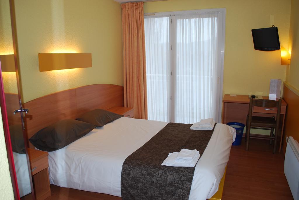 Hotel Logis L'Estredelle à Pont-du-Château Extérieur photo