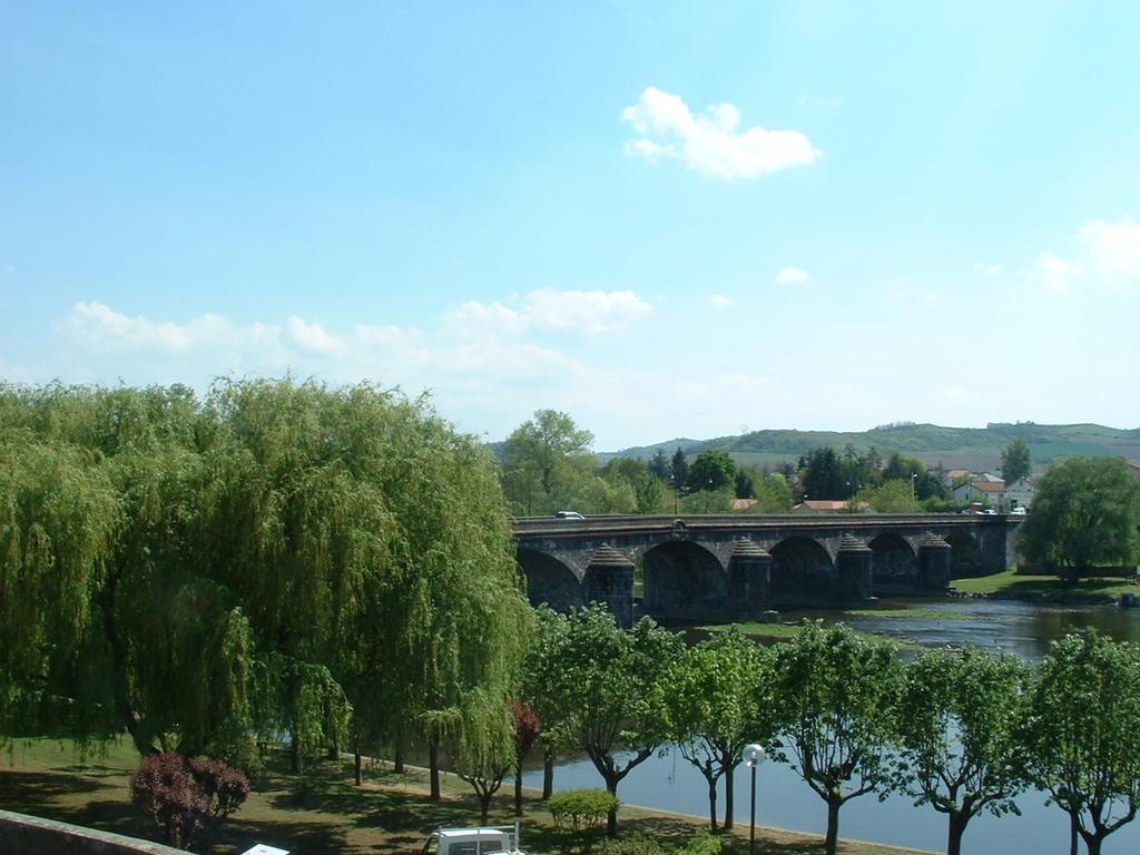 Hotel Logis L'Estredelle à Pont-du-Château Extérieur photo
