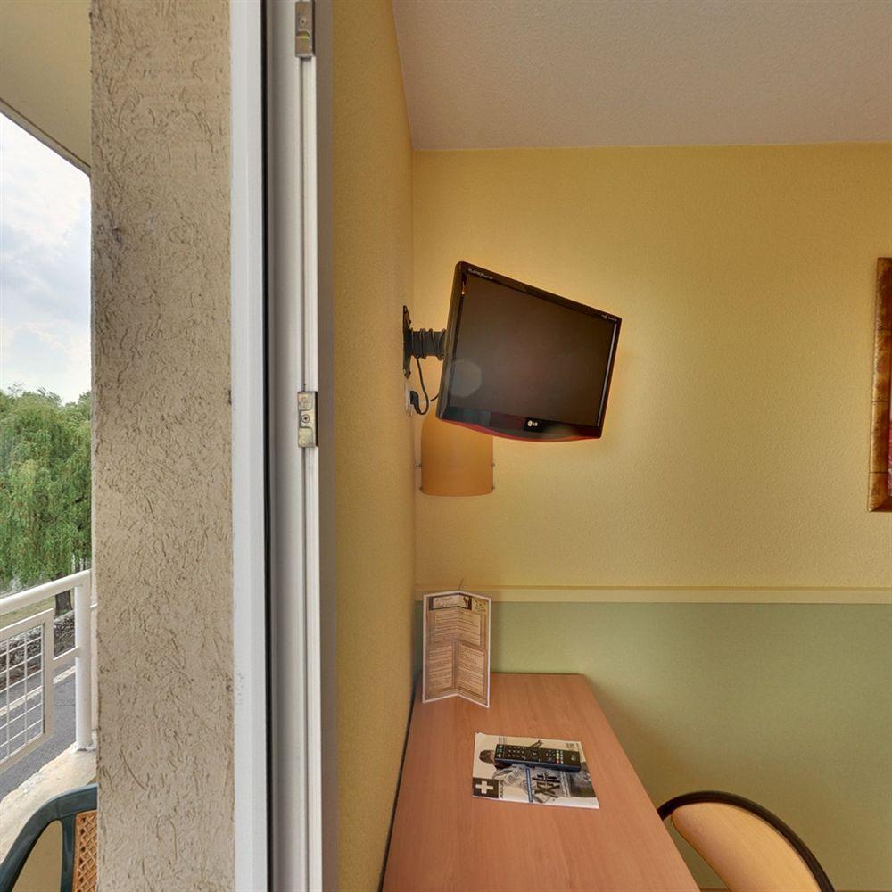 Hotel Logis L'Estredelle à Pont-du-Château Extérieur photo