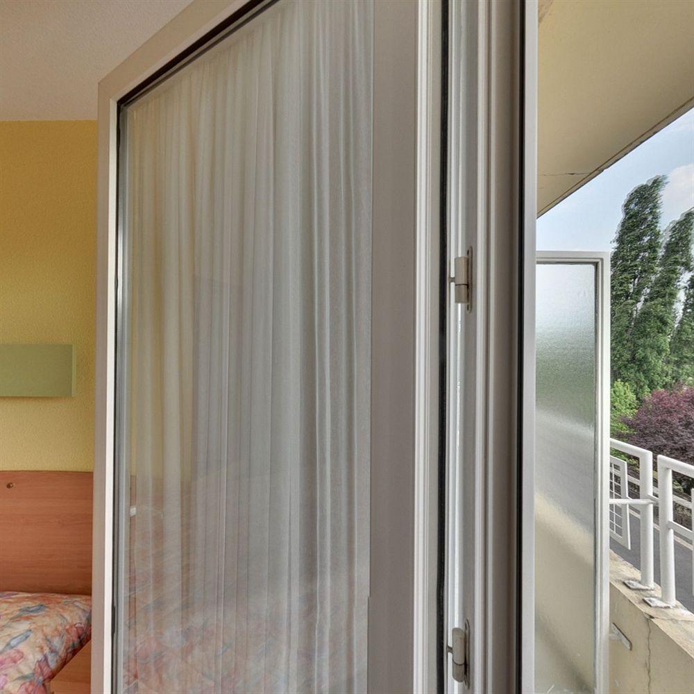 Hotel Logis L'Estredelle à Pont-du-Château Extérieur photo