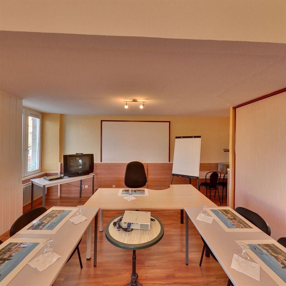 Hotel Logis L'Estredelle à Pont-du-Château Extérieur photo