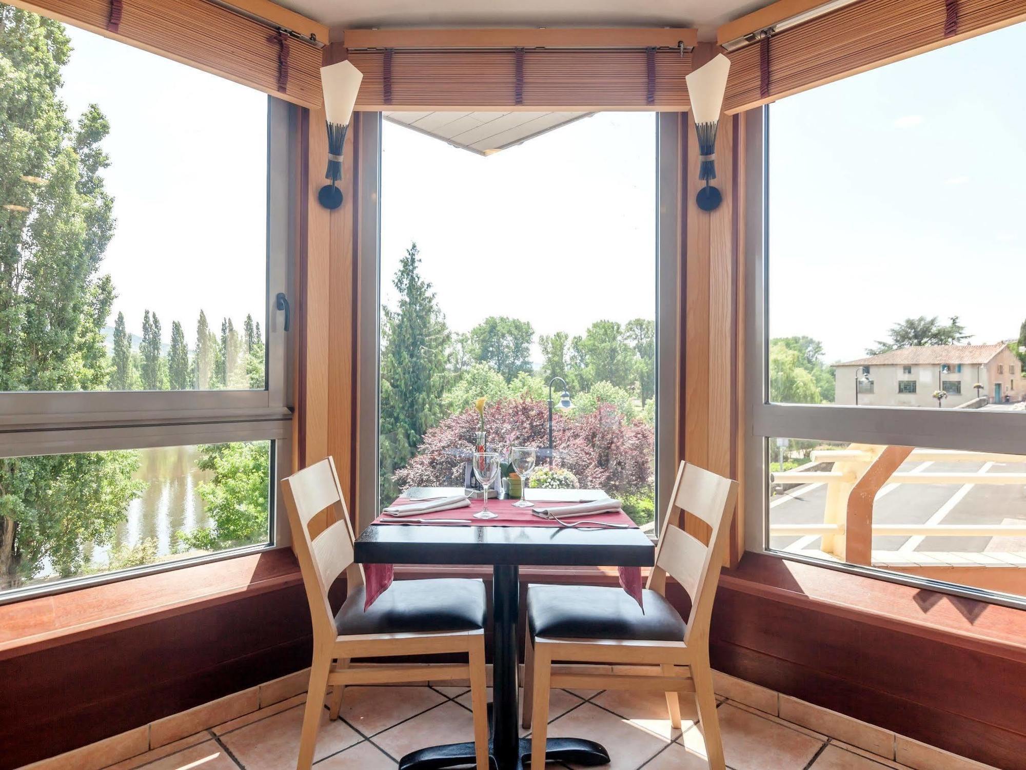 Hotel Logis L'Estredelle à Pont-du-Château Extérieur photo