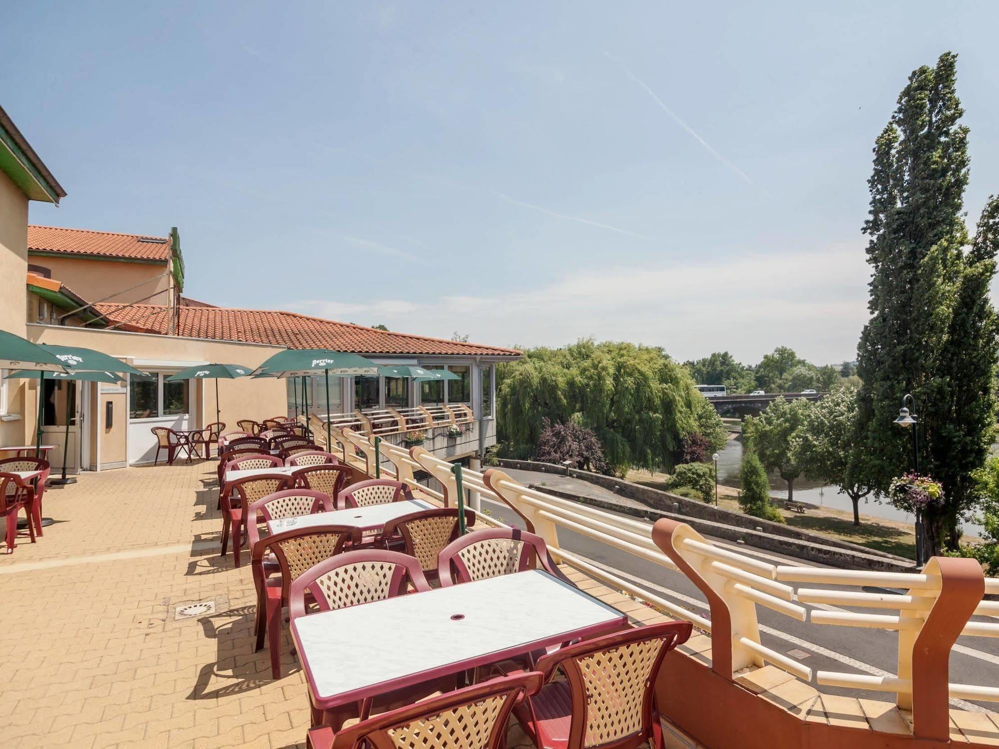 Hotel Logis L'Estredelle à Pont-du-Château Extérieur photo